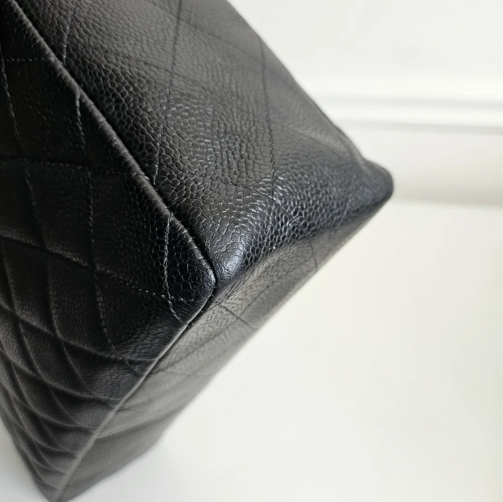 Chanel Black Quilted Caviar Leather Classic Jumbo Single Flap Bag
